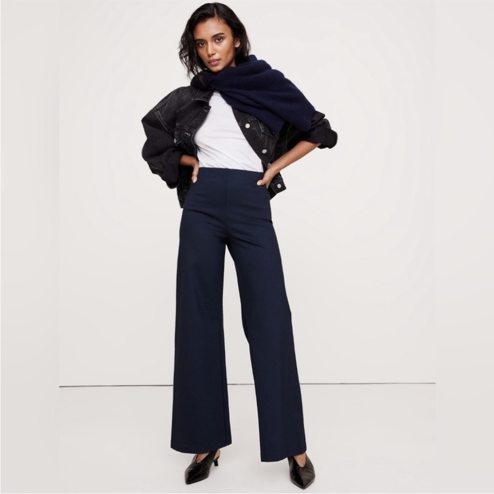 NWT! Banana Republic Navy Wide-Leg Everywhere Ponte Cropped Pant 🤎